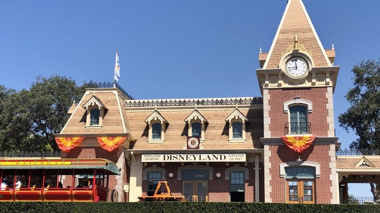 toddlers disneyland
